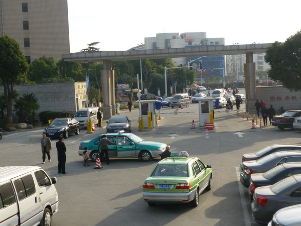 車牌識(shí)別系統(tǒng)生產(chǎn)廠家致力于解決城市停車矛盾